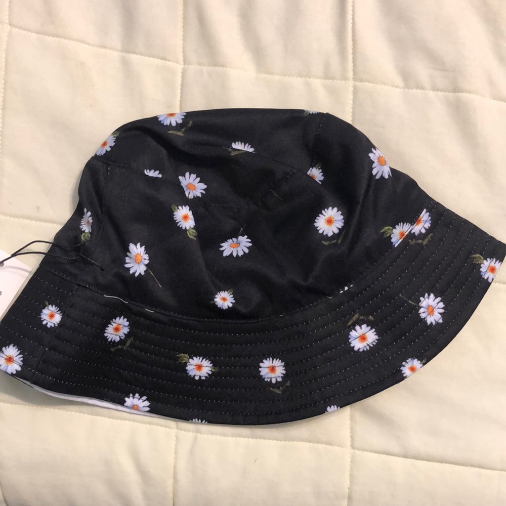 Alice + Olivia by Stacey Bendet Reversible Bucket Hat